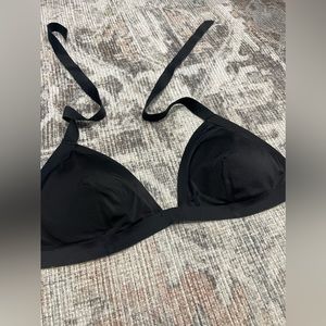 Onewith never been worn WAINSCOTT TRIANGLE HALTER BIKINI TOP SIZE M